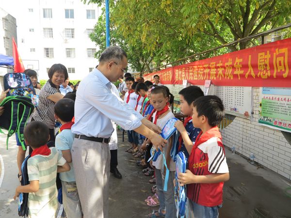 为500名小学生免费体检！县人民医院落实“党员活动日”